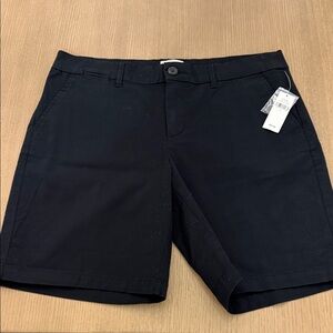 NWT Khakis by GAP Women's Black Boyfriend Shorts Size 8